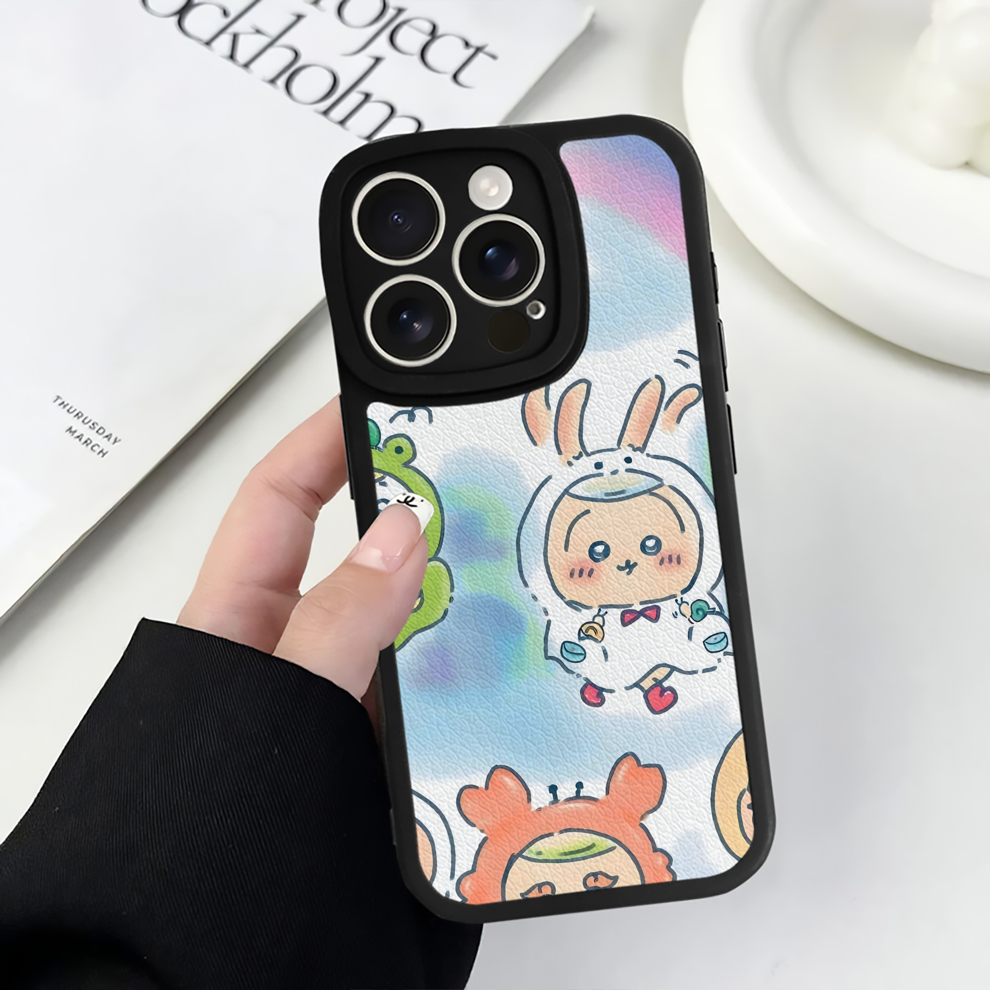 （画像用） ちいかわ Chii-kawa 【iPhone 16シリーズ対応】シリコンスマホケース（レザー調） 材質：シリコン